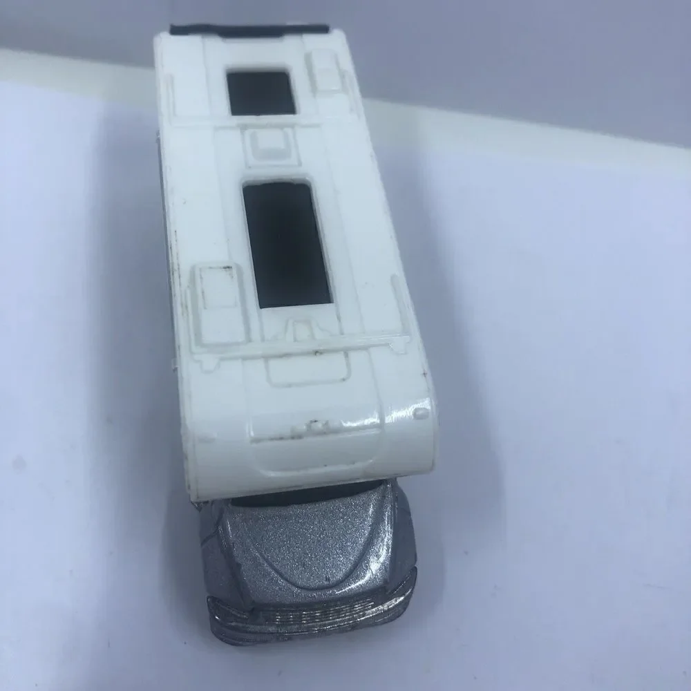 2008 Mattel Matchbox MBX Motor Home / Race Support 33